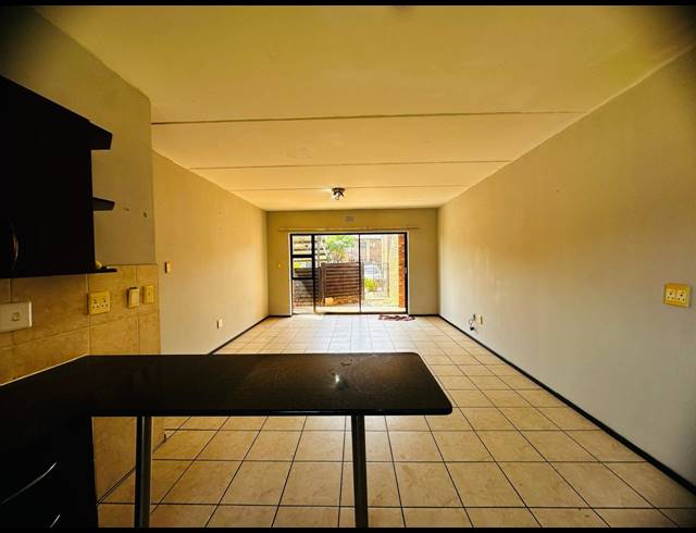 2 BEDROOM APARTMENT FOR SALE IN SONNEVELD